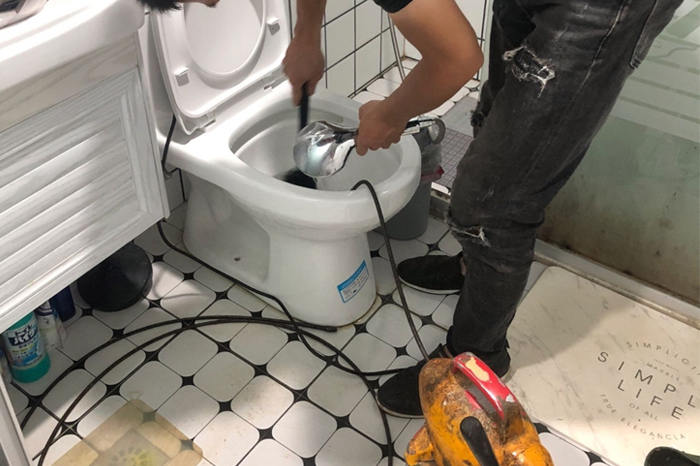 泰顺马桶经常堵塞竟是因为它们,别因方便惹来大麻烦